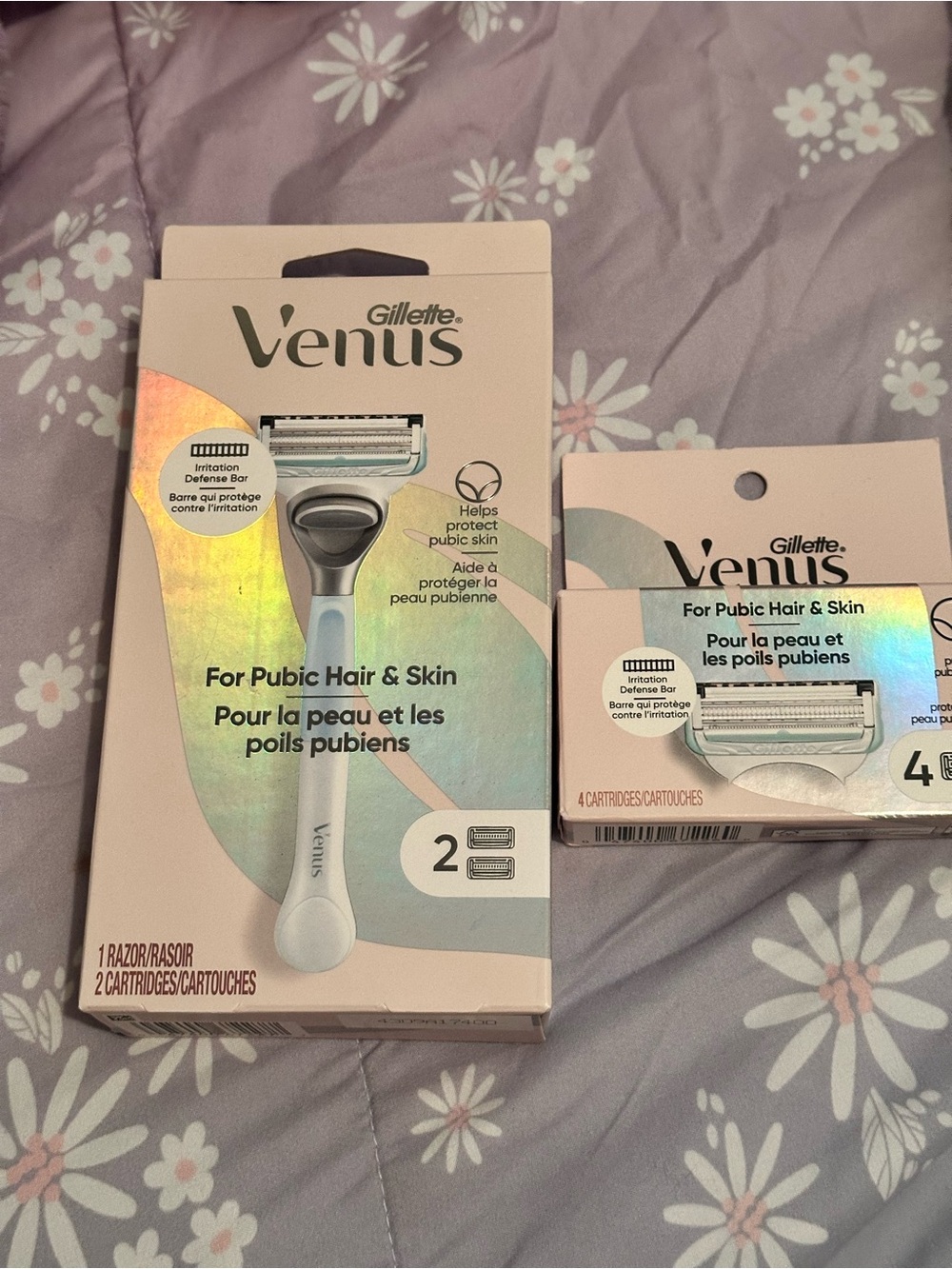 Gillette Venus Pubic Hair & Skin Razor - Soft Pink